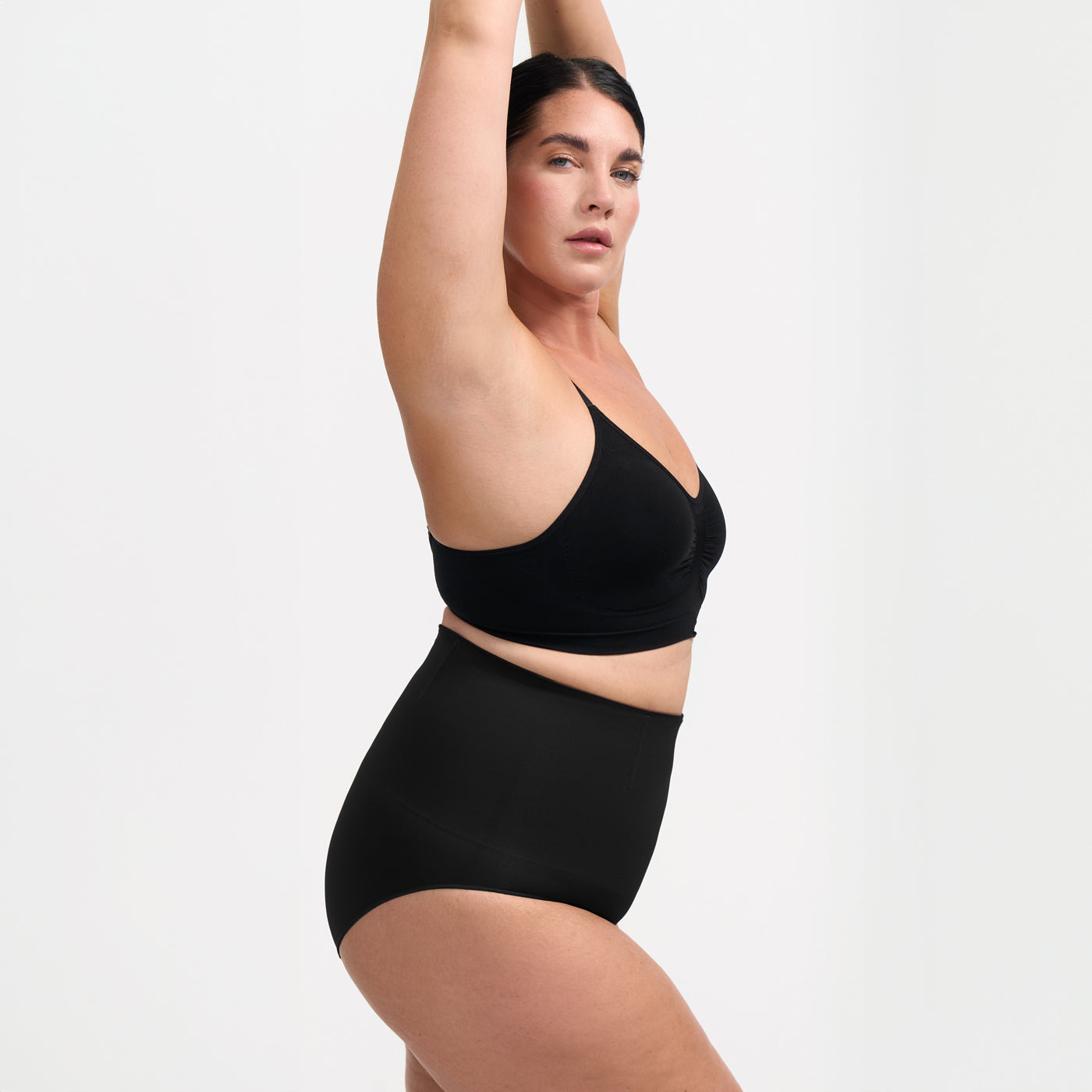 Shaping briefs with high waist