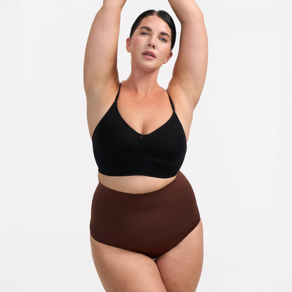 Shaping briefs with high waist